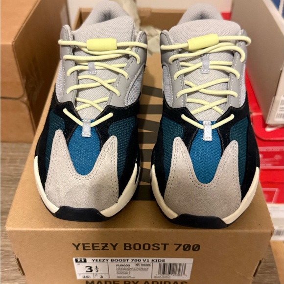 adidas gazelle silver green womens adidas Yeezy Boost 700 Wave Runner (Kids)